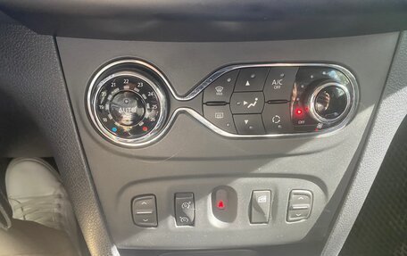 Renault Logan II, 2020 год, 1 100 000 рублей, 2 фотография