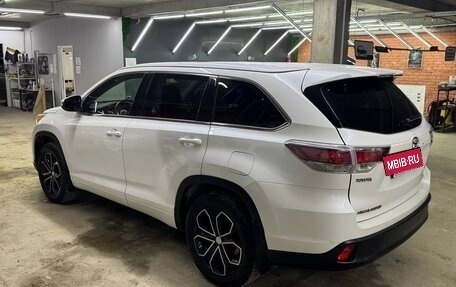 Toyota Highlander III, 2015 год, 2 830 000 рублей, 5 фотография