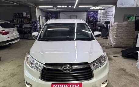Toyota Highlander III, 2015 год, 2 830 000 рублей, 3 фотография