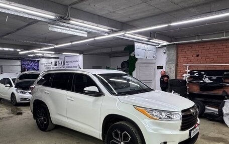 Toyota Highlander III, 2015 год, 2 830 000 рублей, 4 фотография