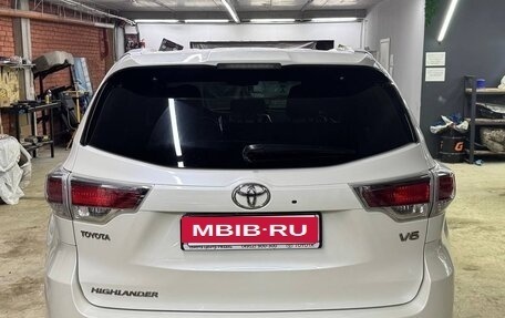 Toyota Highlander III, 2015 год, 2 830 000 рублей, 6 фотография