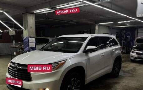 Toyota Highlander III, 2015 год, 2 830 000 рублей, 10 фотография