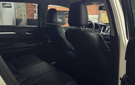 Toyota Highlander III, 2015 год, 2 830 000 рублей, 22 фотография