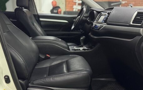 Toyota Highlander III, 2015 год, 2 830 000 рублей, 20 фотография