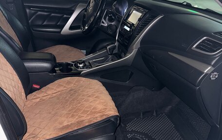 Mitsubishi Pajero Sport III рестайлинг, 2016 год, 3 300 000 рублей, 6 фотография