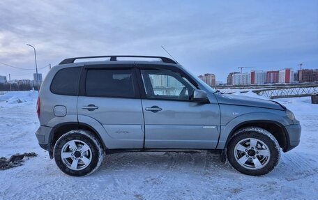 Chevrolet Niva I рестайлинг, 2016 год, 590 000 рублей, 4 фотография
