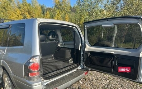 Mitsubishi Pajero III рестайлинг, 2004 год, 1 100 000 рублей, 3 фотография