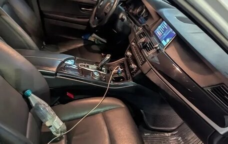 BMW 5 серия, 2013 год, 1 900 000 рублей, 7 фотография