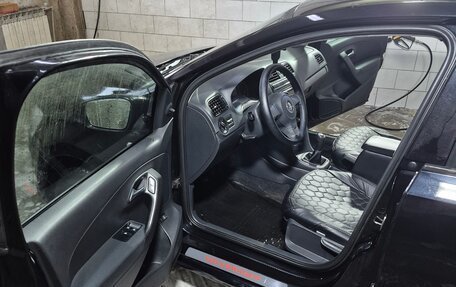 Volkswagen Polo VI (EU Market), 2010 год, 635 000 рублей, 18 фотография