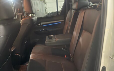 Toyota Hilux VIII, 2021 год, 4 900 000 рублей, 11 фотография