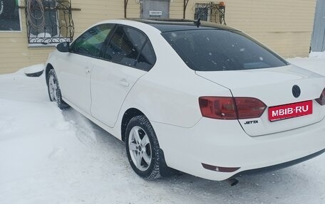 Volkswagen Jetta VI, 2012 год, 900 000 рублей, 1 фотография