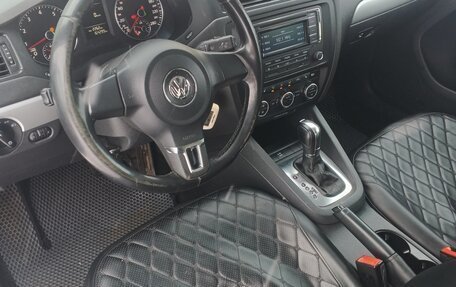 Volkswagen Jetta VI, 2012 год, 900 000 рублей, 5 фотография