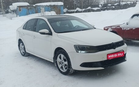 Volkswagen Jetta VI, 2012 год, 900 000 рублей, 3 фотография