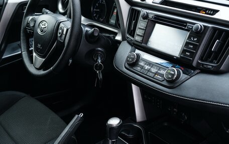 Toyota RAV4, 2016 год, 2 650 000 рублей, 14 фотография