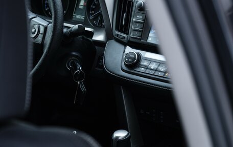 Toyota RAV4, 2016 год, 2 650 000 рублей, 23 фотография