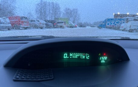 Toyota Yaris III рестайлинг, 2007 год, 560 000 рублей, 8 фотография