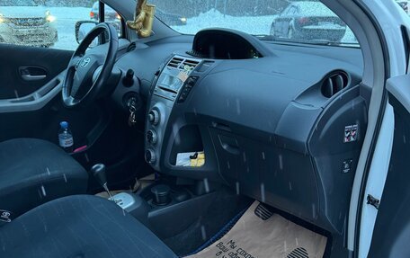 Toyota Yaris III рестайлинг, 2007 год, 560 000 рублей, 5 фотография