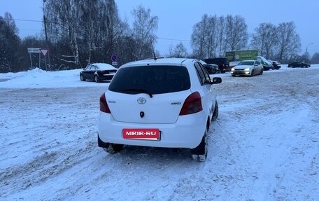 Toyota Yaris III рестайлинг, 2007 год, 560 000 рублей, 3 фотография
