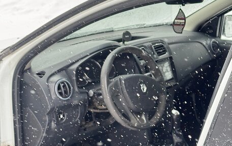 Renault Logan II, 2018 год, 300 000 рублей, 7 фотография