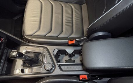 Volkswagen Tiguan II, 2021 год, 3 900 000 рублей, 24 фотография