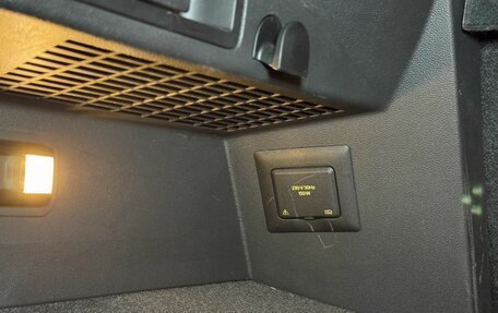 Volkswagen Tiguan II, 2021 год, 3 900 000 рублей, 40 фотография