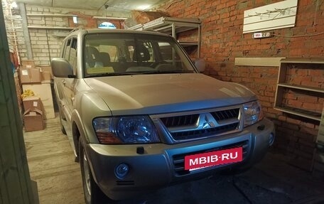 Mitsubishi Pajero III рестайлинг, 2006 год, 1 790 000 рублей, 2 фотография