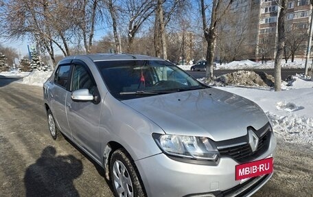 Renault Logan II, 2015 год, 495 000 рублей, 4 фотография