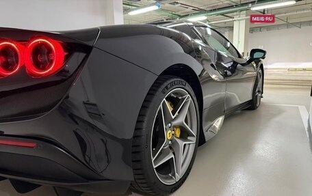 Ferrari F8, 2021 год, 37 000 000 рублей, 17 фотография