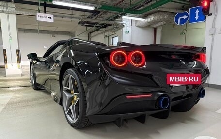 Ferrari F8, 2021 год, 37 000 000 рублей, 12 фотография