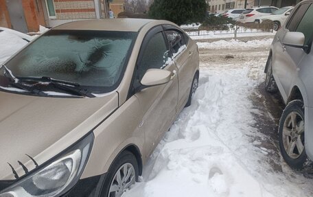Hyundai Solaris II рестайлинг, 2013 год, 820 000 рублей, 3 фотография