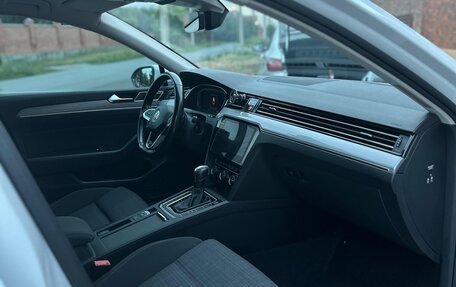 Volkswagen Passat B8 рестайлинг, 2019 год, 1 850 000 рублей, 4 фотография