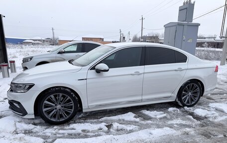 Volkswagen Passat B8 рестайлинг, 2019 год, 1 850 000 рублей, 7 фотография