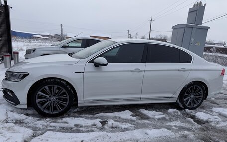 Volkswagen Passat B8 рестайлинг, 2019 год, 1 850 000 рублей, 10 фотография