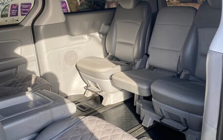 Hyundai Grand Starex Grand Starex I рестайлинг 2, 2011 год, 1 700 000 рублей, 11 фотография