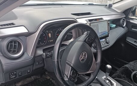 Toyota RAV4, 2017 год, 2 630 000 рублей, 6 фотография