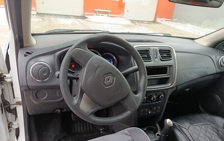 Renault Logan II, 2015 год, 500 000 рублей, 10 фотография