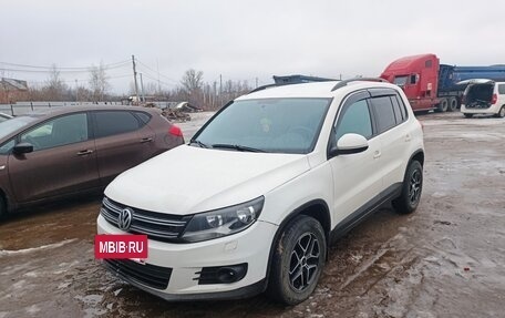 Volkswagen Tiguan I, 2012 год, 900 000 рублей, 3 фотография