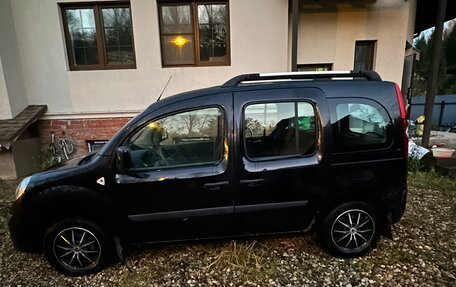Renault Kangoo II рестайлинг, 2010 год, 500 000 рублей, 1 фотография
