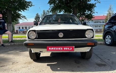 Volkswagen Polo III рестайлинг, 1984 год, 260 000 рублей, 1 фотография