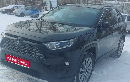 Toyota RAV4, 2021 год, 4 600 000 рублей, 1 фотография