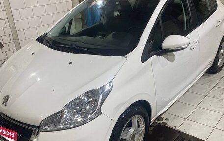 Peugeot 208 II, 2013 год, 500 000 рублей, 3 фотография