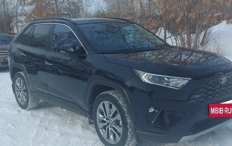 Toyota RAV4, 2021 год, 4 600 000 рублей, 2 фотография