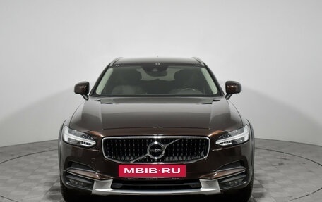 Volvo V90 Cross Country I рестайлинг, 2019 год, 3 600 000 рублей, 2 фотография