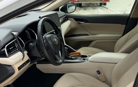 Toyota Camry, 2022 год, 3 400 000 рублей, 11 фотография