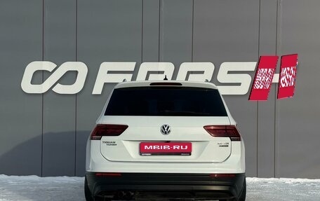 Volkswagen Tiguan II, 2017 год, 2 599 000 рублей, 4 фотография