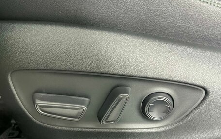 Toyota RAV4, 2025 год, 4 239 000 рублей, 24 фотография