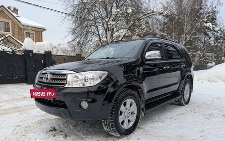 Toyota Fortuner I, 2011 год, 2 490 000 рублей, 3 фотография