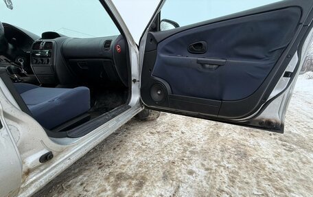 Mitsubishi Carisma I, 2002 год, 180 000 рублей, 12 фотография