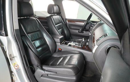 Volkswagen Touareg III, 2007 год, 879 000 рублей, 8 фотография