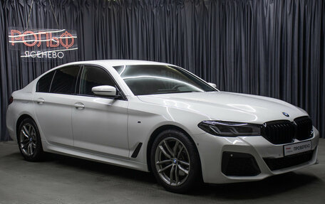 BMW 5 серия, 2018 год, 3 498 000 рублей, 3 фотография